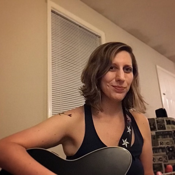 Meet Your Posher, Angela! - Picture 4 of 4